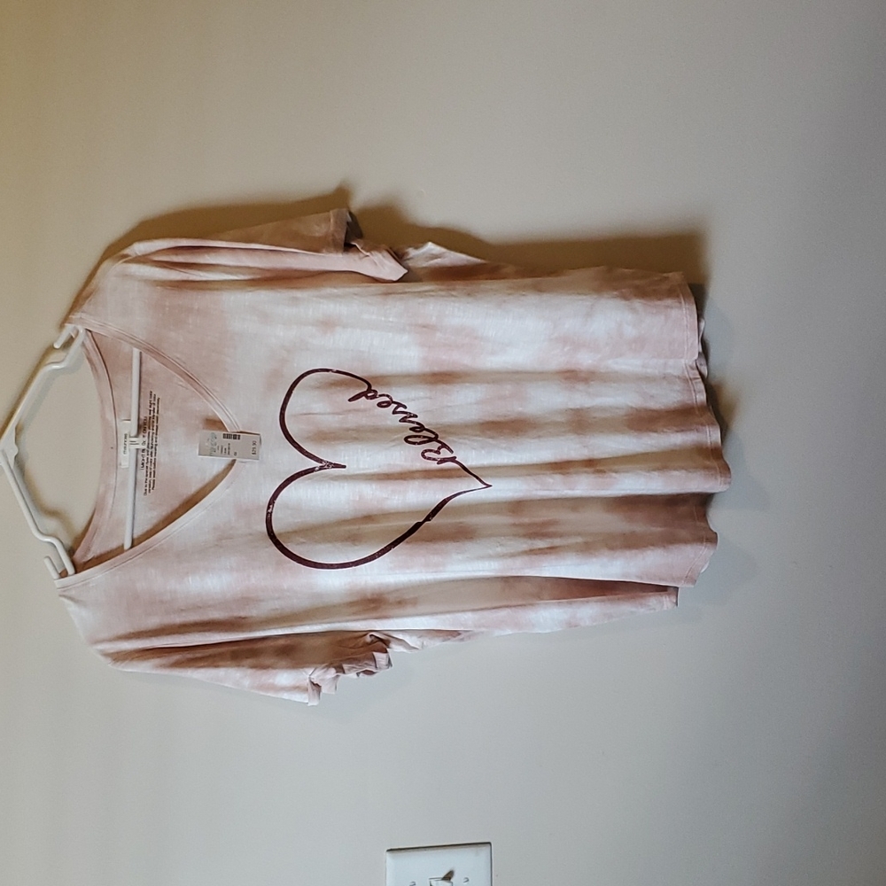 V-neck tee